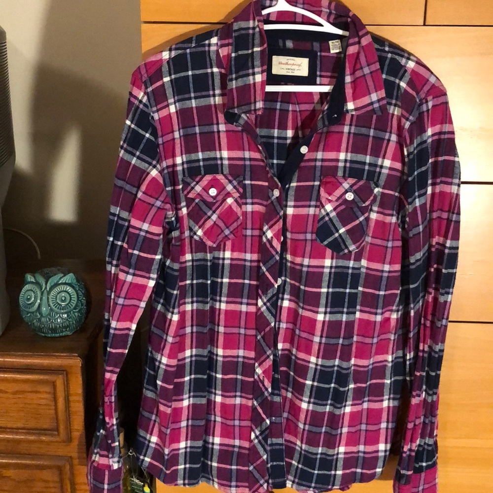 Ladies plaid button up